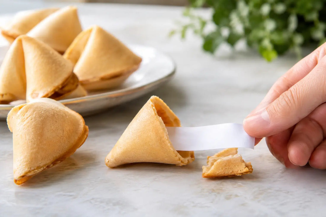 Trauzeugenfrage im Glückskeks verstecken: So geht's