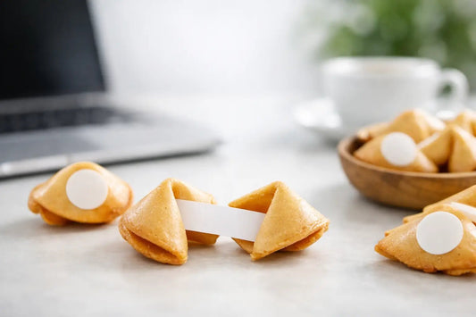 Glückskekse mit Logo bestellen leicht gemacht - Wunschkeks.de Glückskekse mit Wunschtext ab 1 Stück