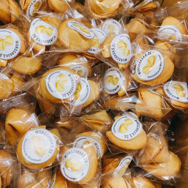 1700 - 2000 Logoaufkleber - Wunschkeks.de Glückskekse mit Wunschtext ab 1 Stück