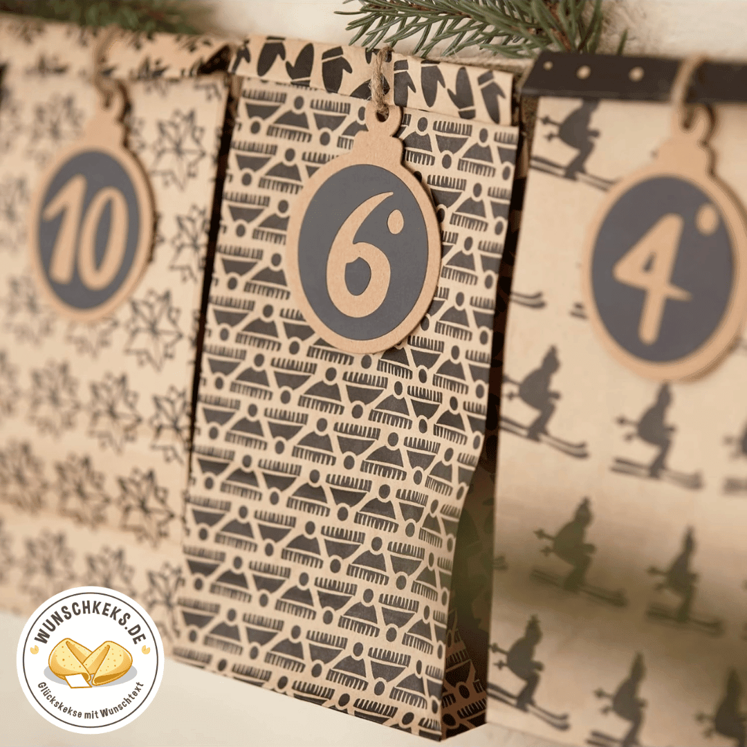 Adventskalender zum Befüllen 24 Tüten dunkel mit Aufklebern - Wunschkeks.de Glückskekse mit Wunschtext ab 1 Stück